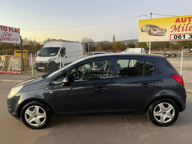 Opel Corsa D 1.4 /CH/