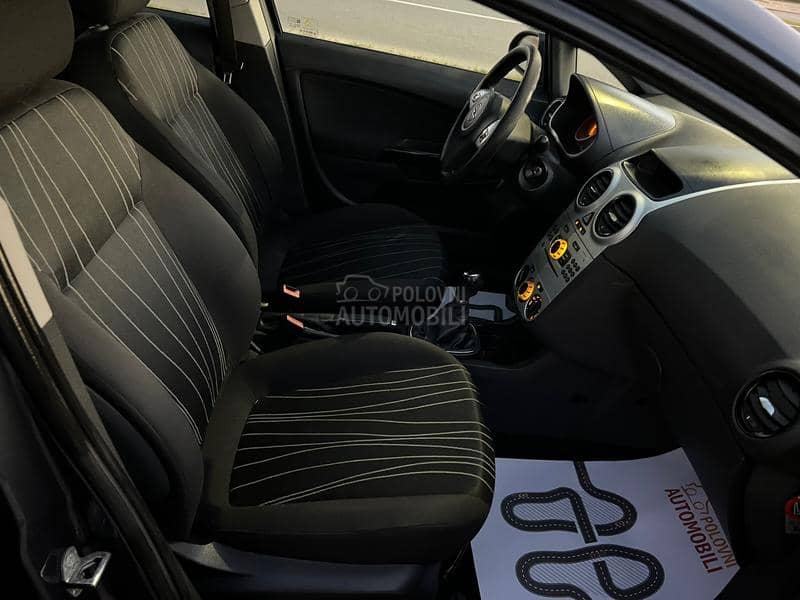 Opel Corsa D 1.4 /CH/