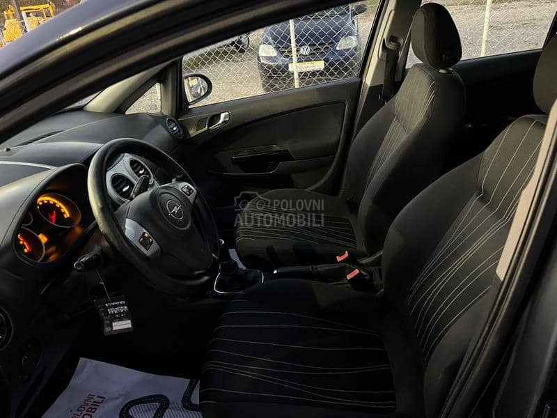 Opel Corsa D 1.4 /CH/