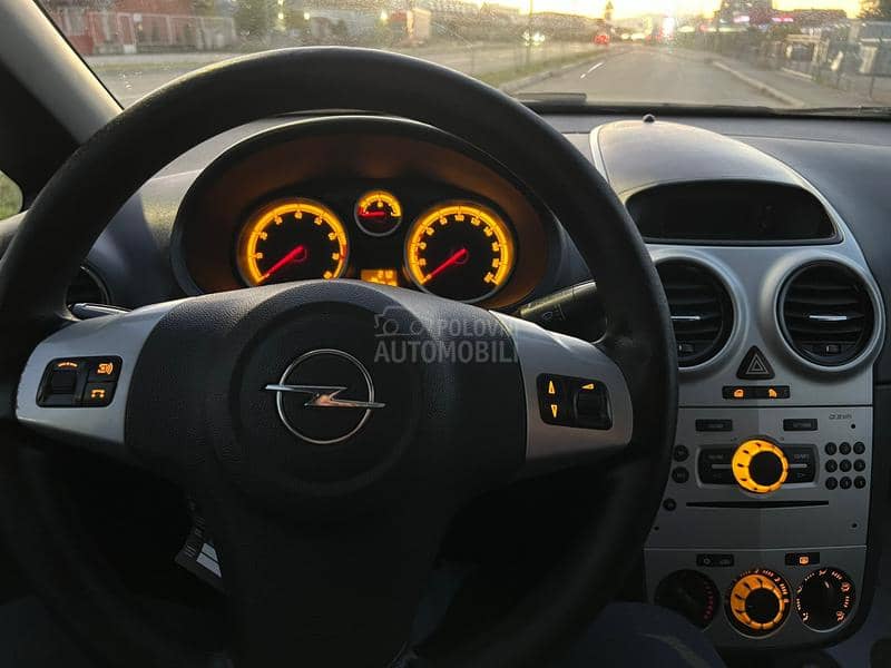 Opel Corsa D 1.4 /CH/