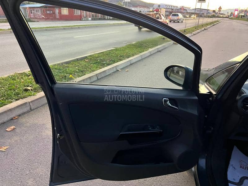 Opel Corsa D 1.4 /CH/