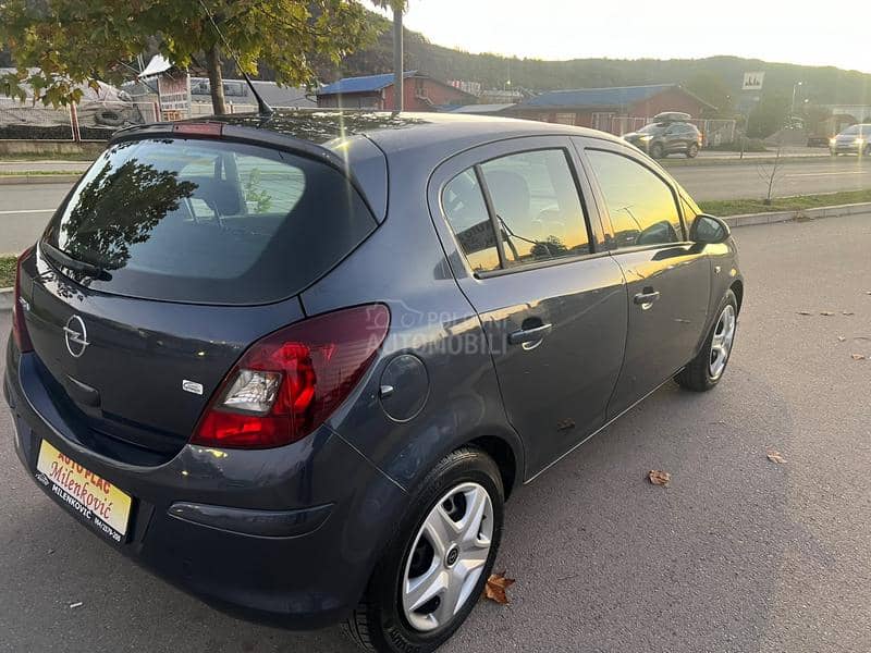 Opel Corsa D 1.4 /CH/