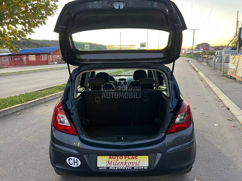 Opel Corsa D 1.4 /CH/