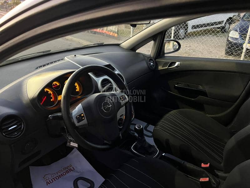 Opel Corsa D 1.4 /CH/