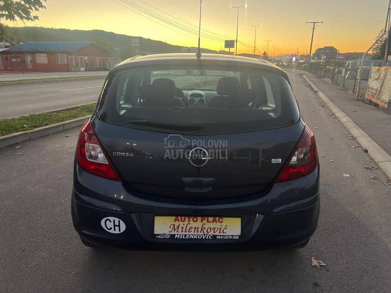 Opel Corsa D 1.4 /CH/
