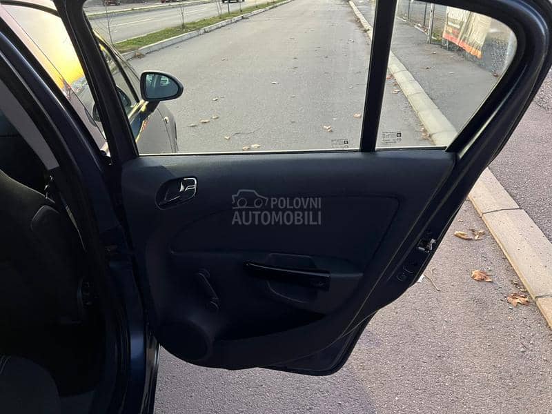 Opel Corsa D 1.4 /CH/