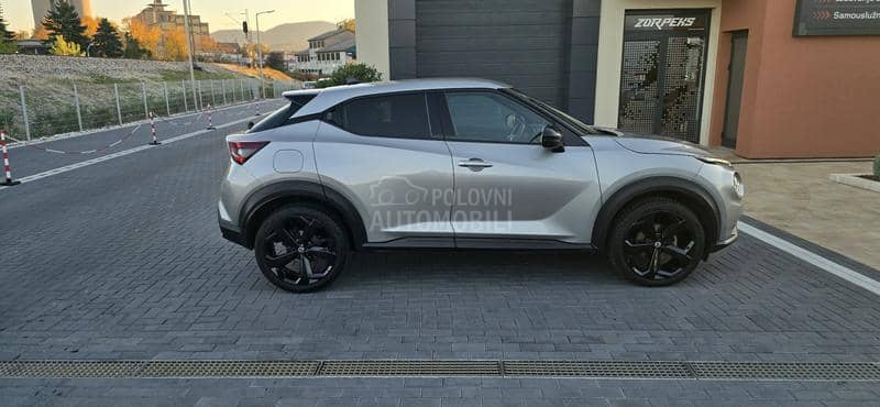 Nissan Juke CAM/car vertical
