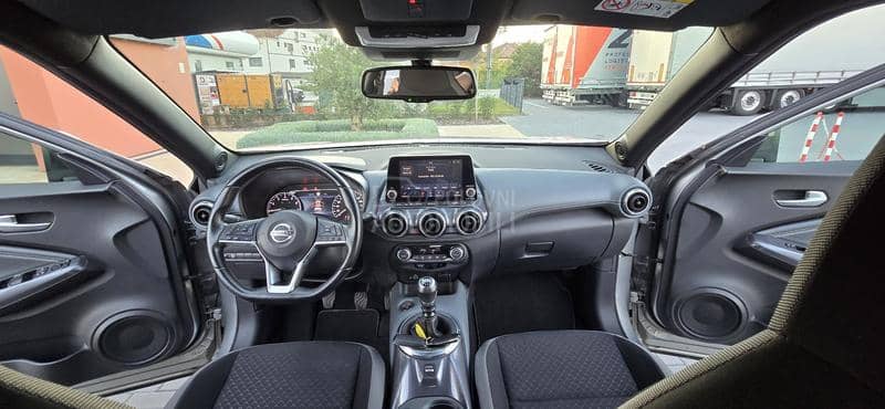 Nissan Juke CAM/car vertical