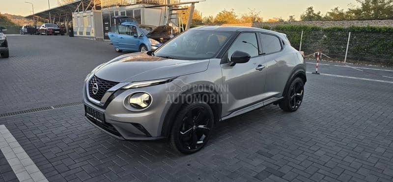 Nissan Juke CAM/car vertical