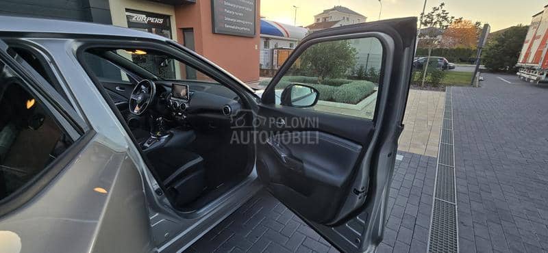 Nissan Juke CAM/car vertical