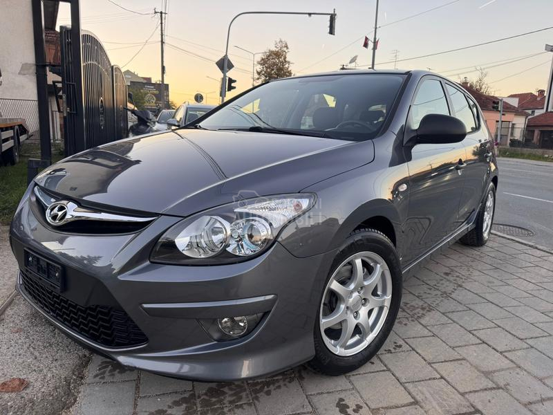Hyundai i30 1.4 BEN ŠVAJC NOV