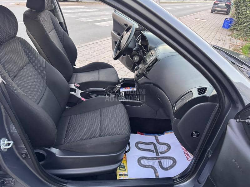 Hyundai i30 1.4 BEN ŠVAJC NOV