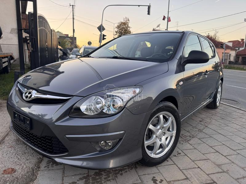 Hyundai i30 1.4 BEN ŠVAJC NOV