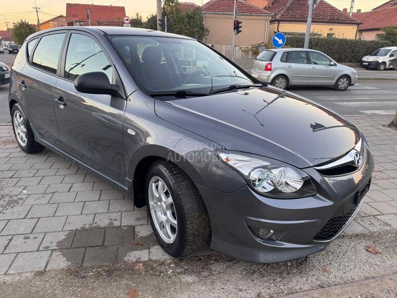 Hyundai i30 1.4 BEN ŠVAJC NOV