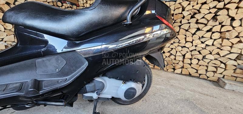 Piaggio X8