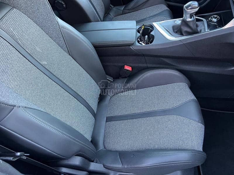 Peugeot 3008 1.2 ALLURE  CH