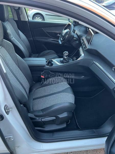 Peugeot 3008 1.2 ALLURE  CH