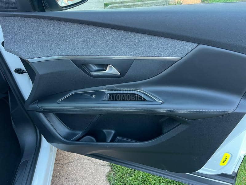 Peugeot 3008 1.2 ALLURE  CH