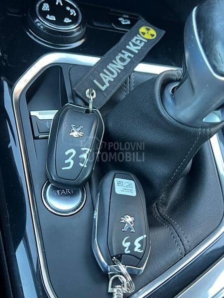 Peugeot 3008 1.2 ALLURE  CH