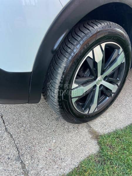 Peugeot 3008 1.2 ALLURE  CH