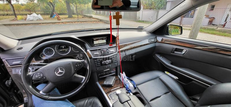 Mercedes Benz E 220 