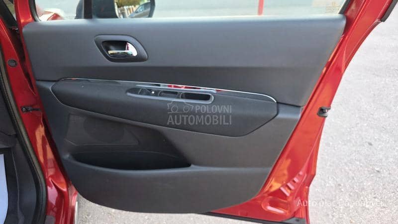 Peugeot 3008 2.0HDI Allure pano