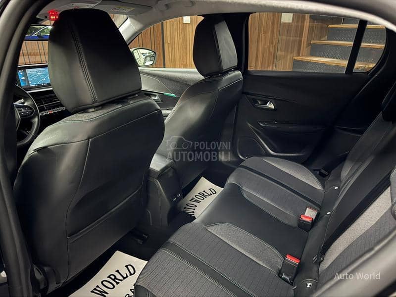 Peugeot 208 Allure/Virtual