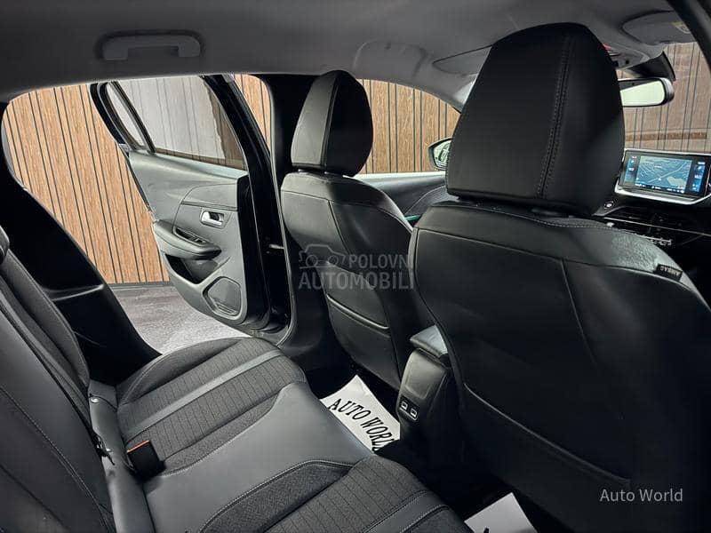 Peugeot 208 Allure/Virtual