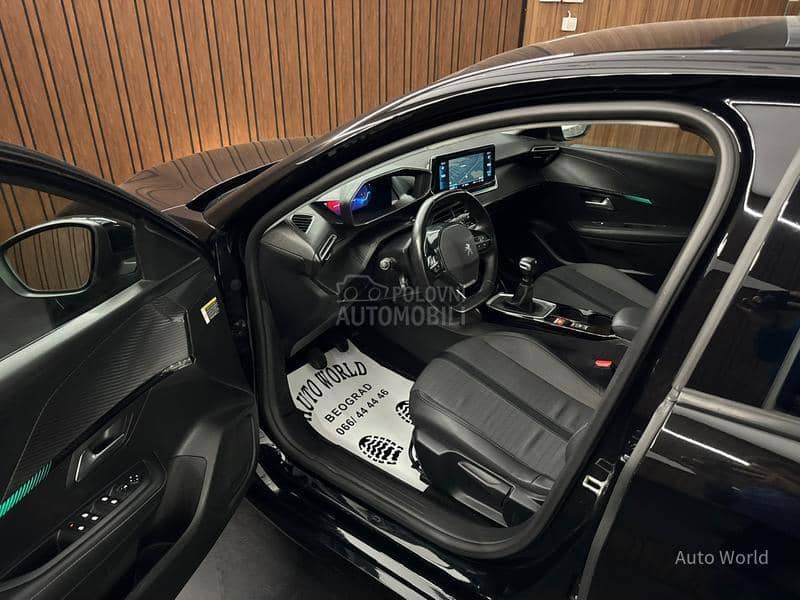 Peugeot 208 Allure/Virtual