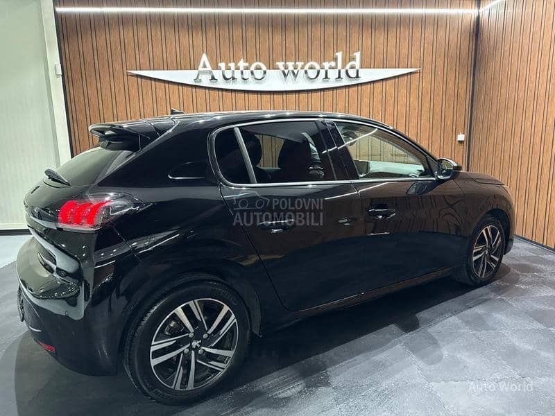 Peugeot 208 Allure/Virtual