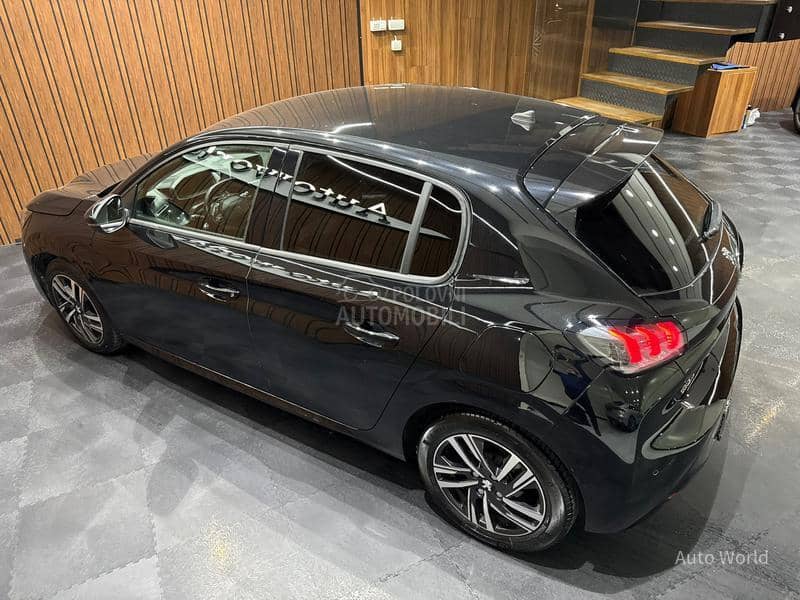 Peugeot 208 Allure/Virtual
