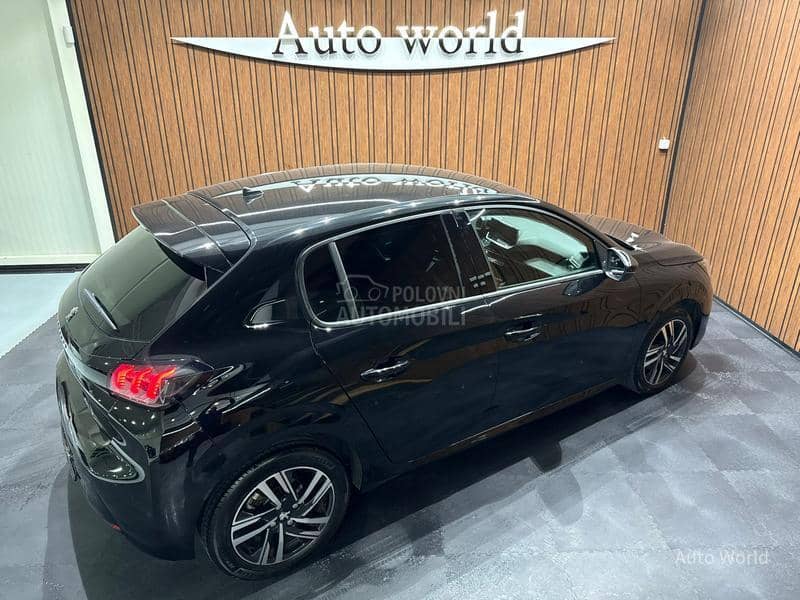 Peugeot 208 Allure/Virtual