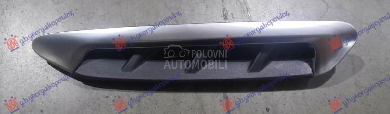 LAJSNA PREDNJEG BLATOBRANA CRN