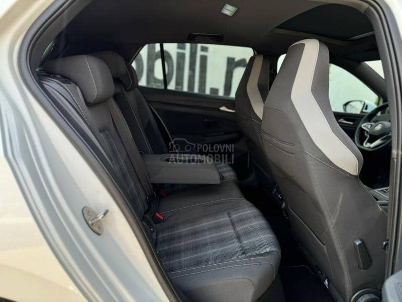 Volkswagen Golf 8 GTD/IQ/PANO/19