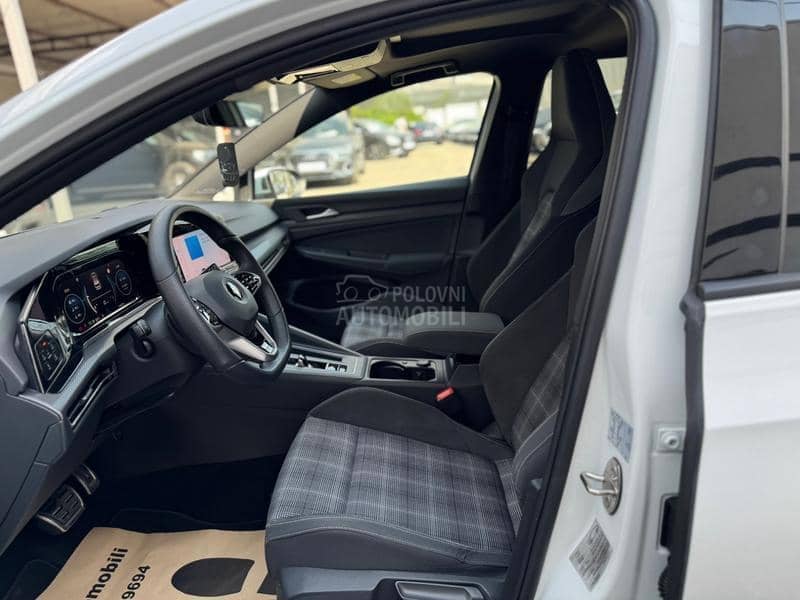 Volkswagen Golf 8 GTD/IQ/PANO/19