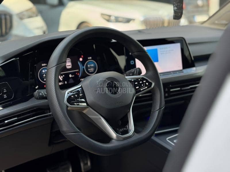 Volkswagen Golf 8 GTD/IQ/PANO/19