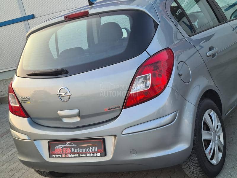Opel Corsa D 1.4 Essentia Opel Corsa D 1.4 Essentia