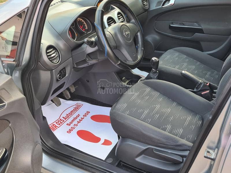 Opel Corsa D 1.4 Essentia Opel Corsa D 1.4 Essentia