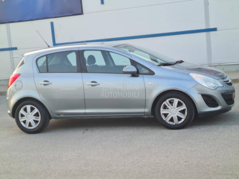 Opel Corsa D 1.4 Essentia Opel Corsa D 1.4 Essentia