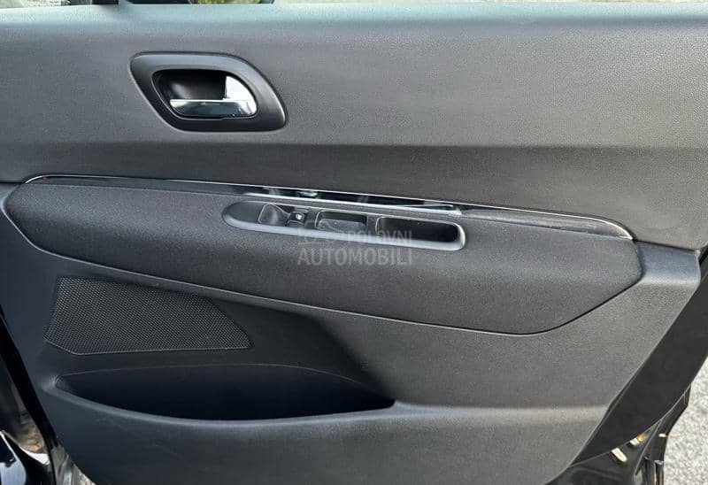 Peugeot 3008 1.6 HDI PREMIUM