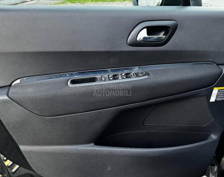 Peugeot 3008 1.6 HDI PREMIUM