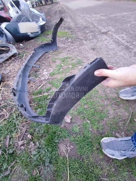 Branik donji deo prednji