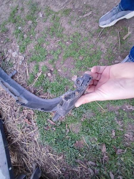 Branik donji deo prednji