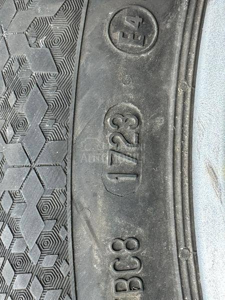 Continental 205/60 R16 Zimska