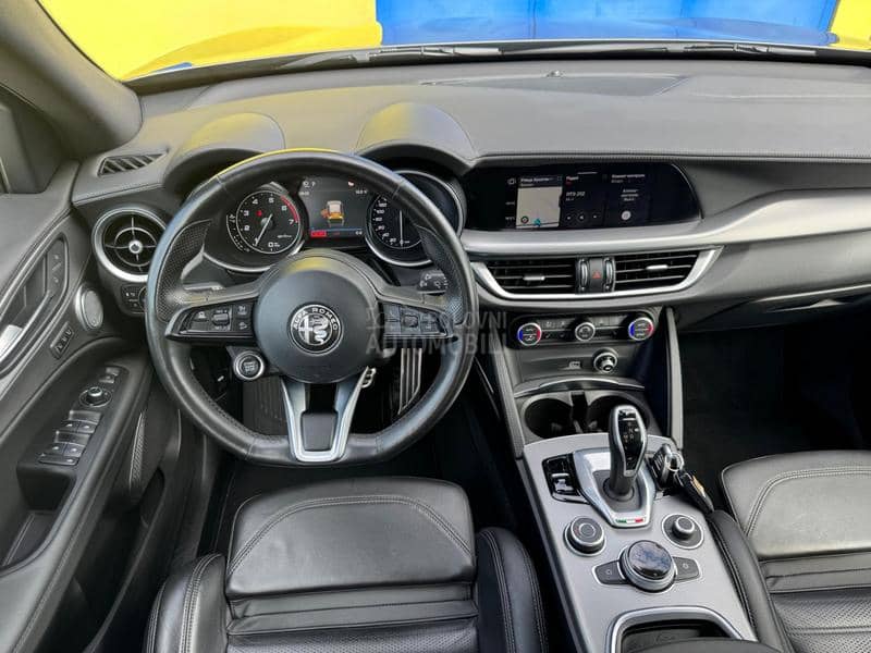 Alfa Romeo Stelvio VELOCE