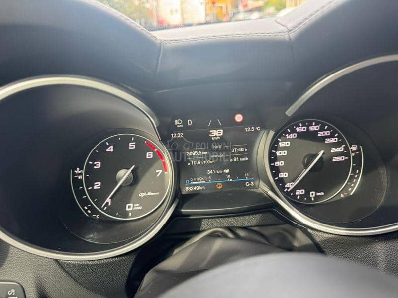 Alfa Romeo Stelvio VELOCE