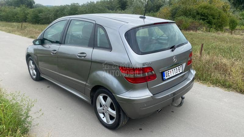 Mercedes Benz B 180 