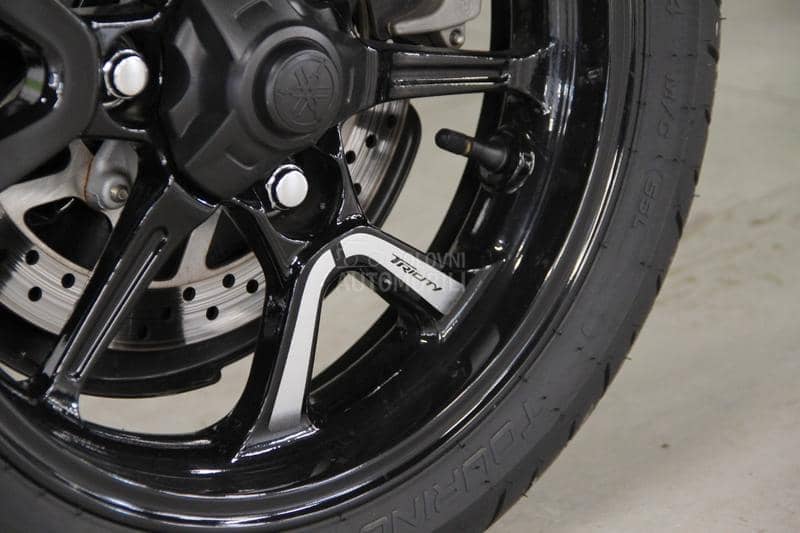 Yamaha TRICITY 300 Bkat