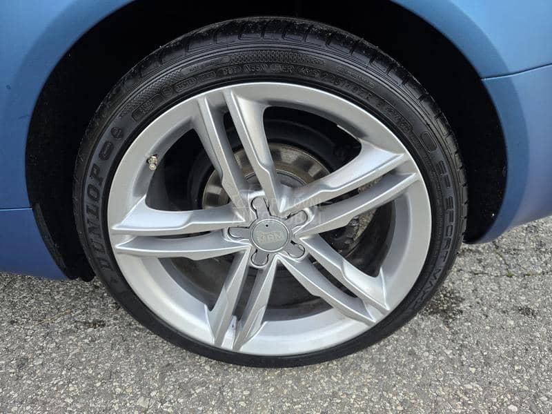 Audi A4 1.8T CABRIO. NOV