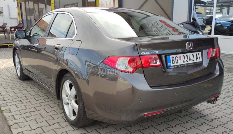 Honda Accord 2.0 4d elegance